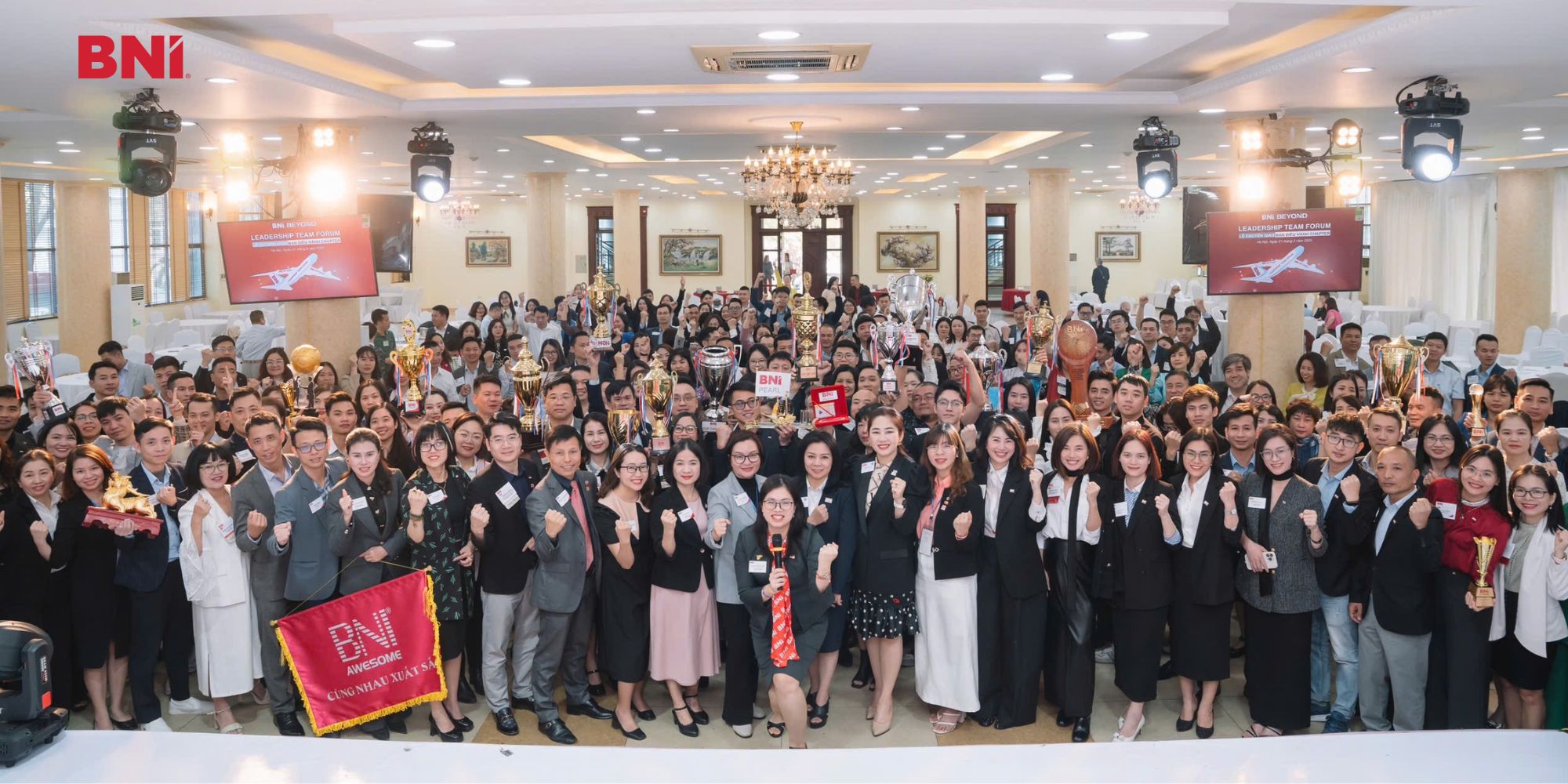 gan-300-thanh-vien-tham-du-su-kien-chuyen-giao-LT-BNI-CORS-mien-bac